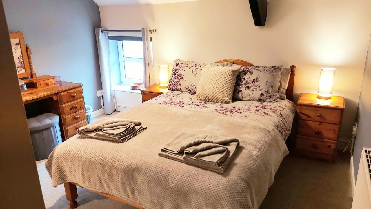 The Cock Hotel Bronllys Εξωτερικό φωτογραφία