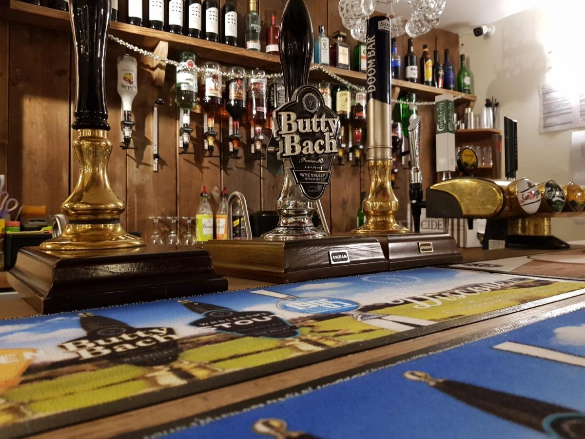The Cock Hotel Bronllys Εξωτερικό φωτογραφία