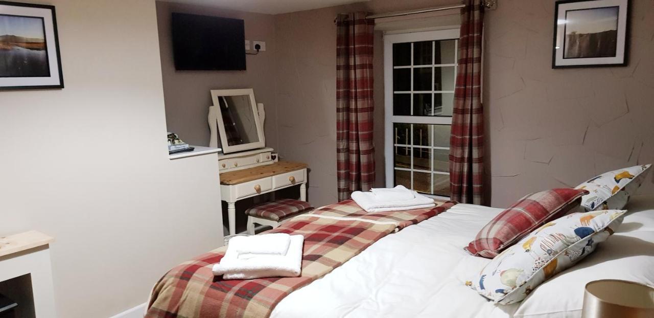 The Cock Hotel Bronllys Εξωτερικό φωτογραφία